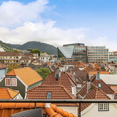 Dinbnb Apartments I Historical Two-Floor Apartment With Rooftop Panorama I 1645 Heritage Bergen Bagian luar foto