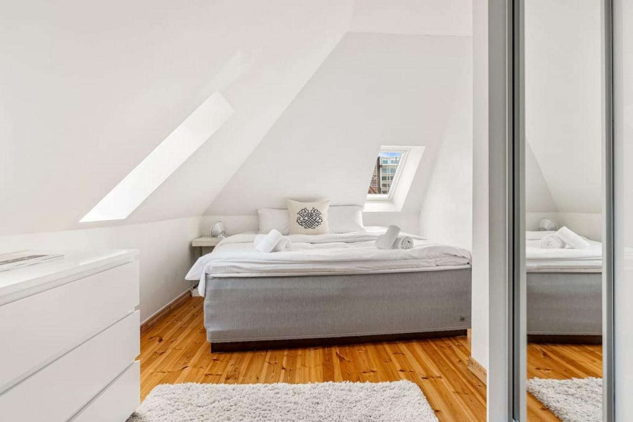 Dinbnb Apartments I Historical Two-Floor Apartment With Rooftop Panorama I 1645 Heritage Bergen Bagian luar foto