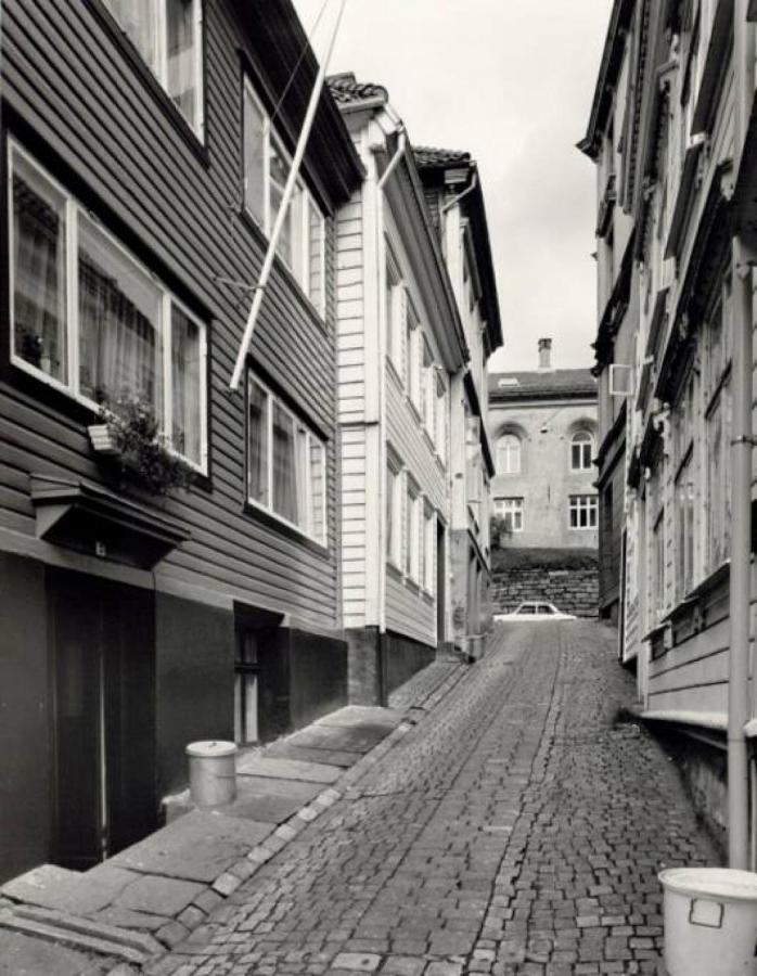 Dinbnb Apartments I Historical Two-Floor Apartment With Rooftop Panorama I 1645 Heritage Bergen Bagian luar foto