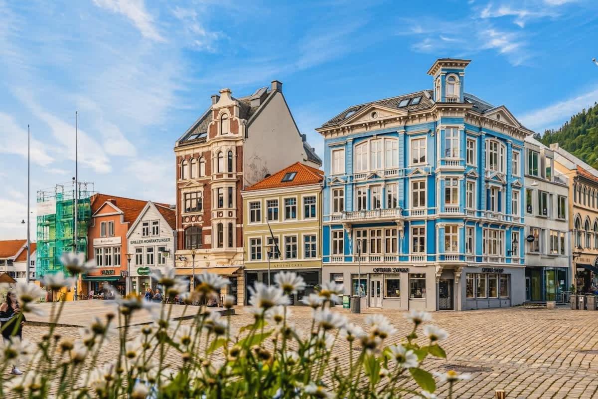 Dinbnb Apartments I Historical Two-Floor Apartment With Rooftop Panorama I 1645 Heritage Bergen Bagian luar foto
